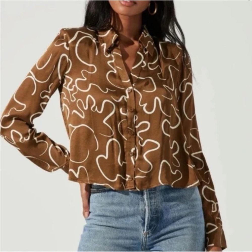 ASTR the label Yesenia Brown Patterned Women's Top blouse Medium NWT - Picture 3 of 9
